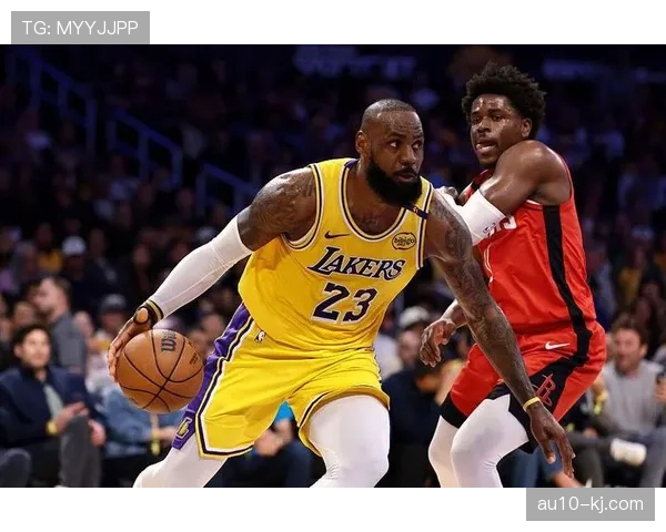 詹姆斯复出第三战砍25分 湖人同城德比大胜快船取三连胜